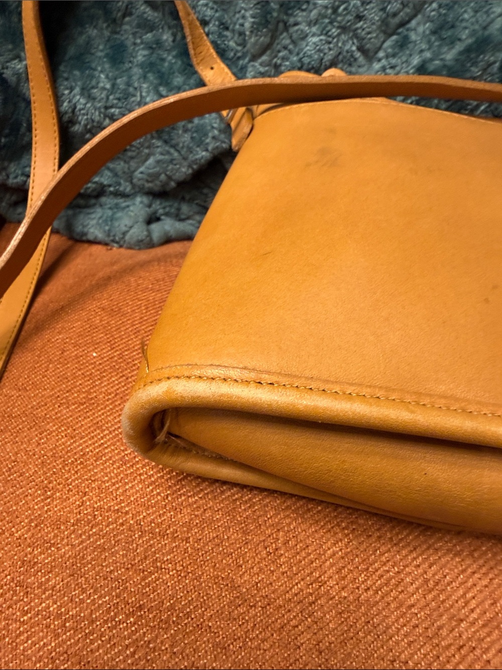 Vintage Coach Equestrian 9802 Camel Leather Crossbody Authentic - Picture 10 of 10
